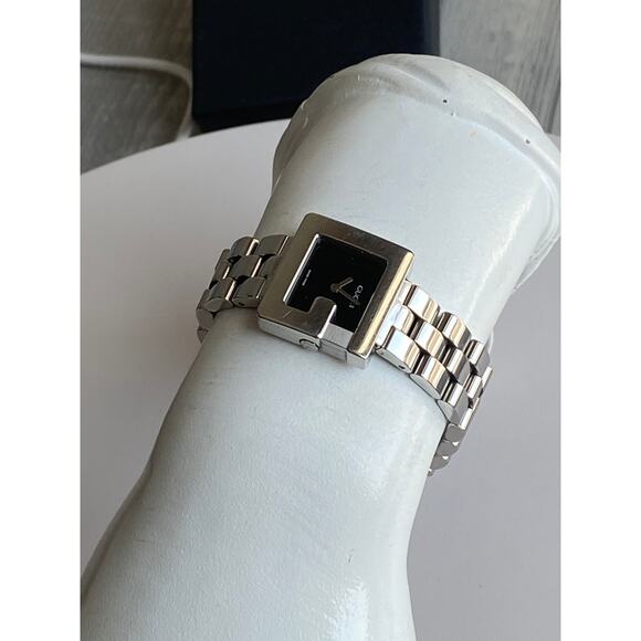 Authentic Gucci Stainless Steel G-Frame Women’s Watch – 23mm - Picture 3 of 13